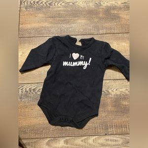 I heart mummy black long sleeve onesie.